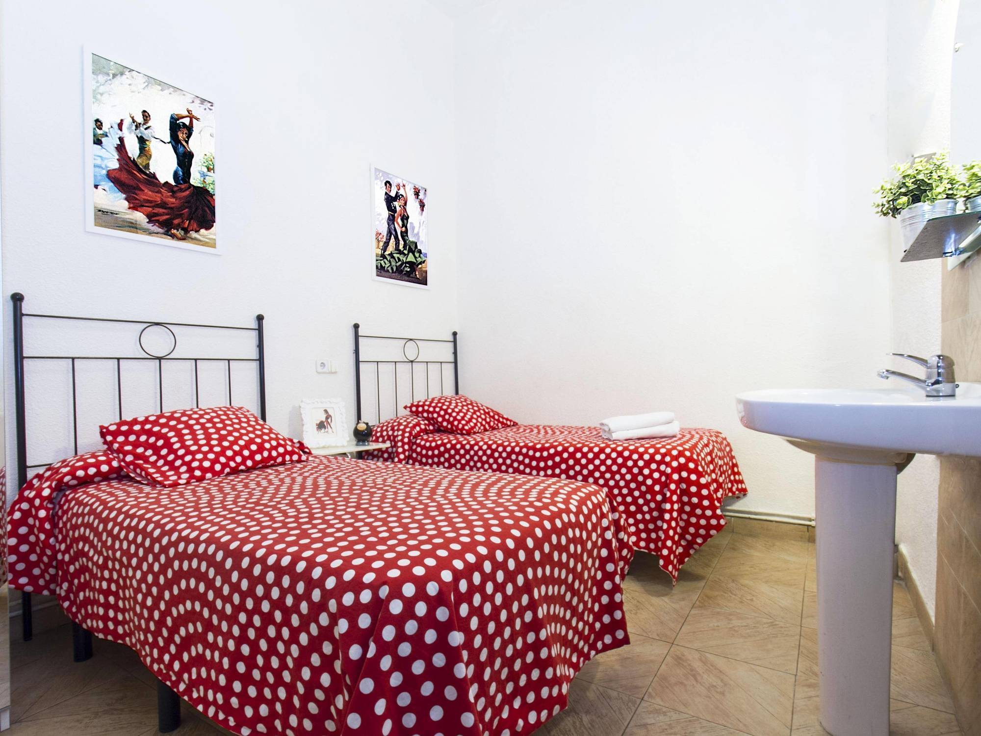 Hostal Bahia Madrid Dış mekan fotoğraf